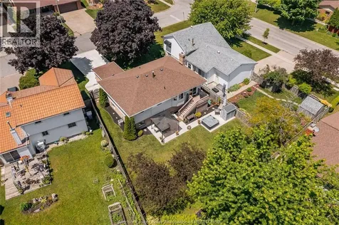 384 Amberly Crescent Tecumseh ON N8N 3M3