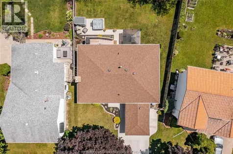 384 Amberly Crescent Tecumseh ON N8N 3M3