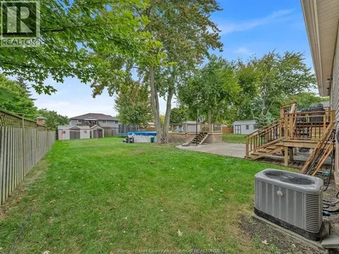 9 Lyle Street Cottam ON N0R 1B0