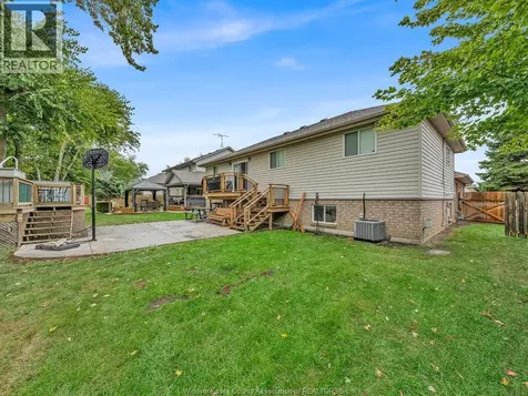 9 Lyle Street Cottam ON N0R 1B0