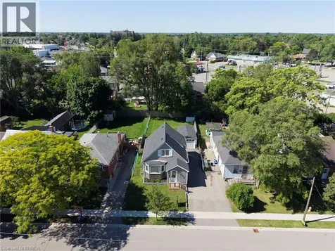 32 Elmwood Avenue Brantford ON N3R 2J8