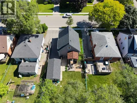 32 Elmwood Avenue Brantford ON N3R 2J8