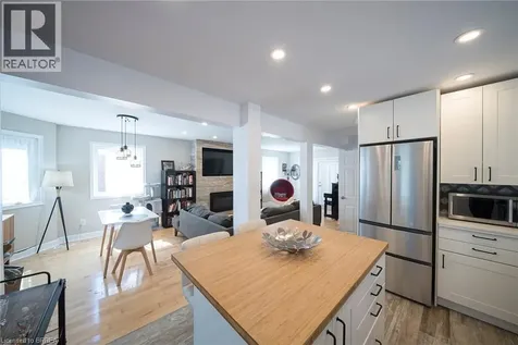 32 Elmwood Avenue Brantford ON N3R 2J8