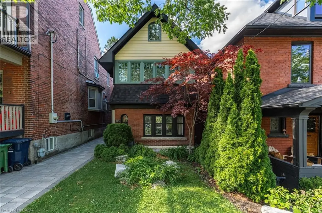 225 Oakmount Road Toronto ON M6P 3K3