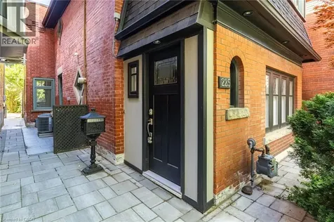225 Oakmount Road Toronto ON M6P 3K3