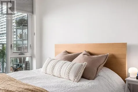 255 Bay Street Ottawa ON K1R 0C5
