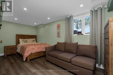 2 Foley Crescent Collingwood ON L9Y 3B7