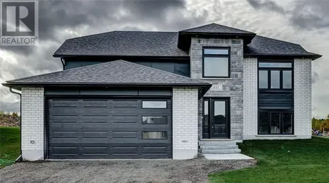 837 Moonrock Avenue Sudbury ON P3E 5Z5