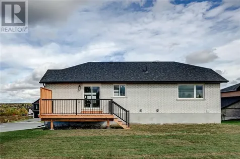 837 Moonrock Avenue Sudbury ON P3E 5Z5