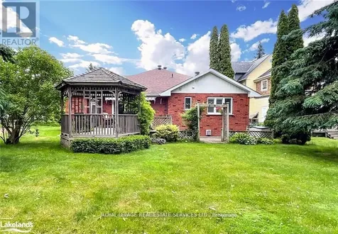 112 Bruce Street South Blue Mountains ON N0H 2P0