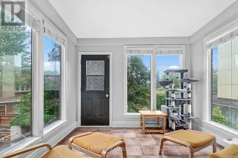 44 Mcleod Street Ottawa ON K2P 0Z5