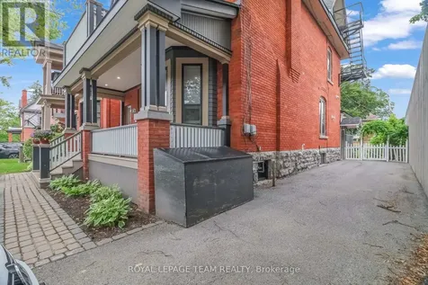 44 Mcleod Street Ottawa ON K2P 0Z5