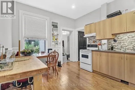 44 Mcleod Street Ottawa ON K2P 0Z5