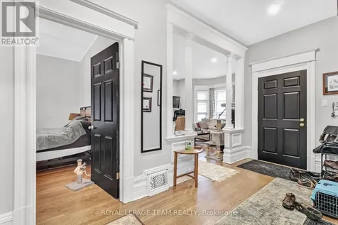 44 Mcleod Street Ottawa ON K2P 0Z5