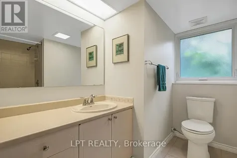 1772 Dunkirk Crescent Ottawa ON K1H 5T4