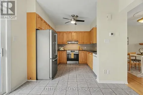 68 Metropole Private Ottawa ON K1Z 1G1