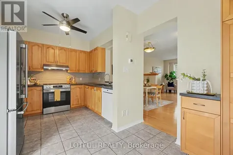 68 Metropole Private Ottawa ON K1Z 1G1