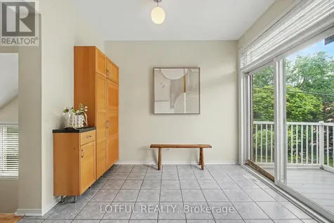 68 Metropole Private Ottawa ON K1Z 1G1