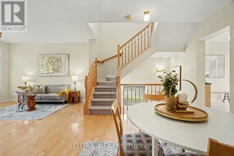 68 Metropole Private Ottawa ON K1Z 1G1