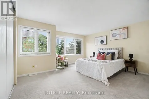 68 Metropole Private Ottawa ON K1Z 1G1