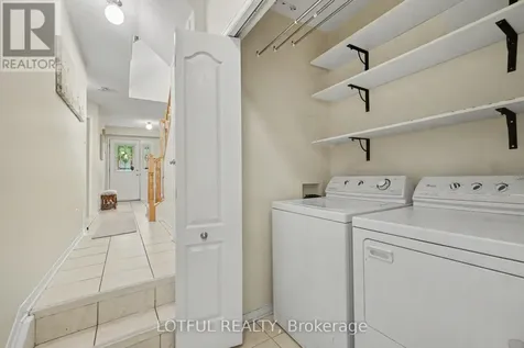 68 Metropole Private Ottawa ON K1Z 1G1