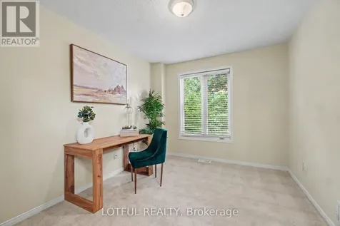 68 Metropole Private Ottawa ON K1Z 1G1