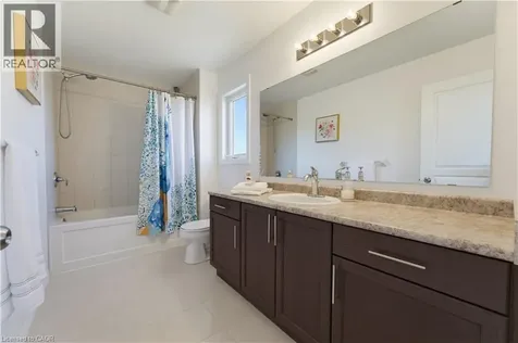 47 Newcastle Court Kitchener ON N2R 0G7