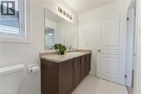 47 Newcastle Court Kitchener ON N2R 0G7
