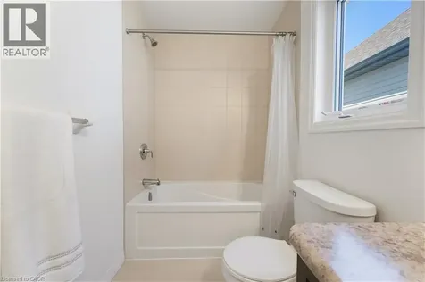 47 Newcastle Court Kitchener ON N2R 0G7