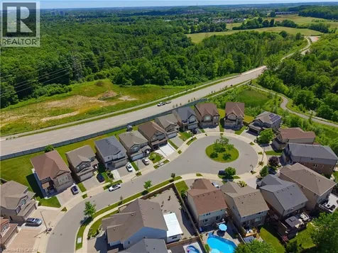 47 Newcastle Court Kitchener ON N2R 0G7