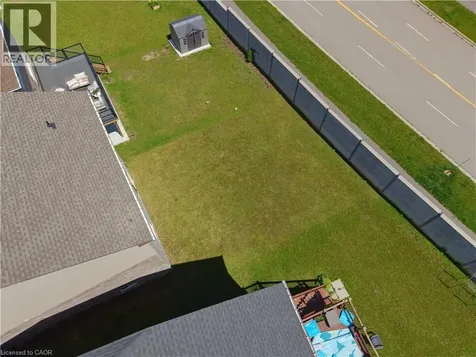 47 Newcastle Court Kitchener ON N2R 0G7
