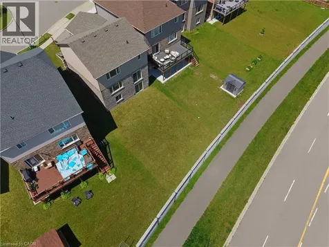 47 Newcastle Court Kitchener ON N2R 0G7