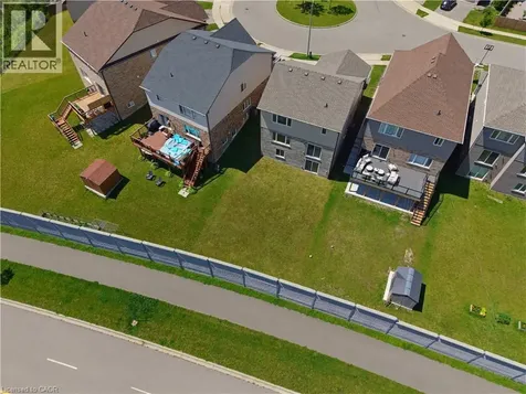 47 Newcastle Court Kitchener ON N2R 0G7