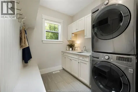920 Erie Avenue West Kingsville ON N9Y 3E2