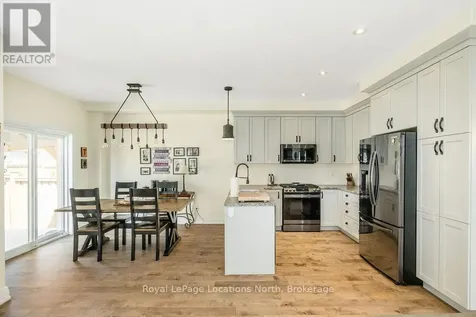 18 Bassett Street Collingwood ON L9Y 3B7