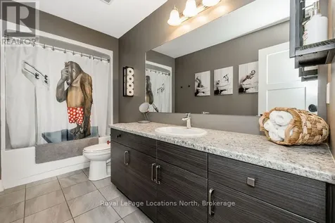 18 Bassett Street Collingwood ON L9Y 3B7