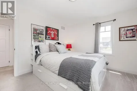 18 Bassett Street Collingwood ON L9Y 3B7