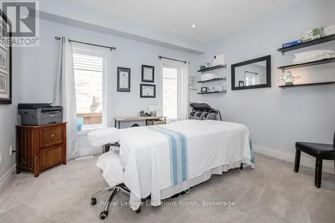 18 Bassett Street Collingwood ON L9Y 3B7