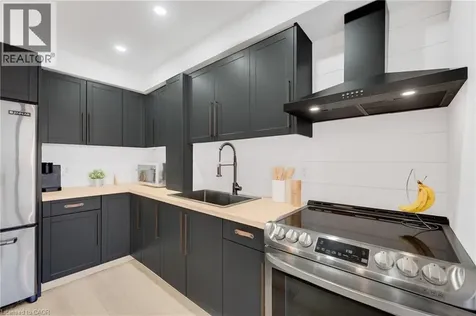 5275 Banting Court Burlington ON L7L 2Z4
