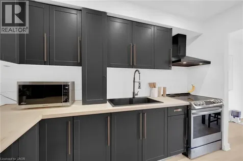 5275 Banting Court Burlington ON L7L 2Z4