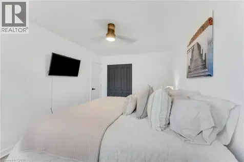 5275 Banting Court Burlington ON L7L 2Z4