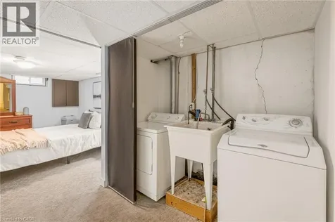 5275 Banting Court Burlington ON L7L 2Z4
