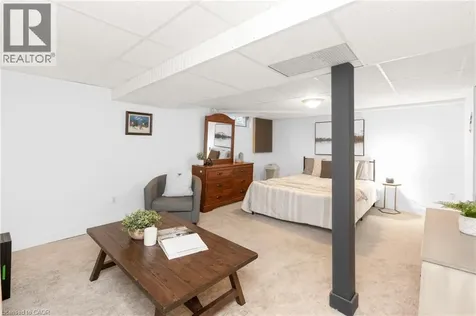 5275 Banting Court Burlington ON L7L 2Z4