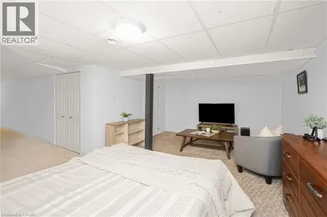 5275 Banting Court Burlington ON L7L 2Z4