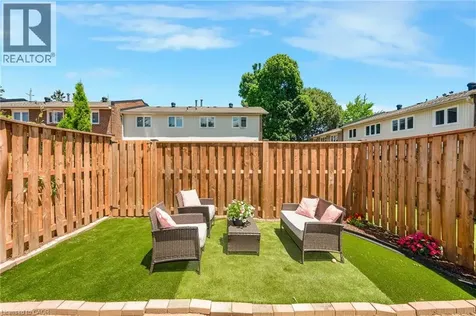 5275 Banting Court Burlington ON L7L 2Z4
