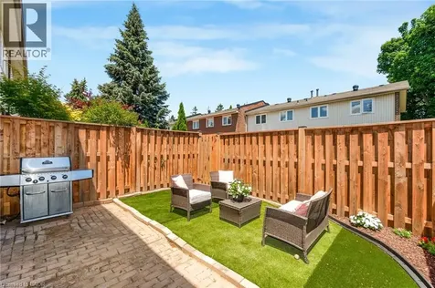 5275 Banting Court Burlington ON L7L 2Z4
