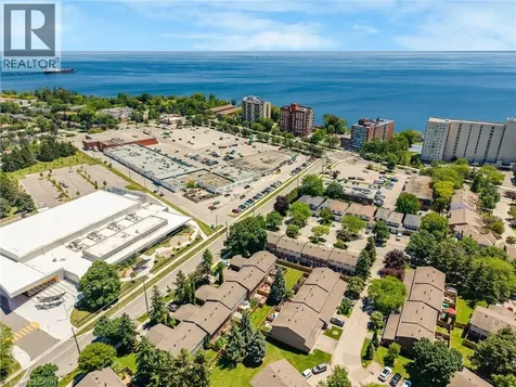 5275 Banting Court Burlington ON L7L 2Z4