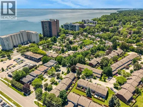 5275 Banting Court Burlington ON L7L 2Z4