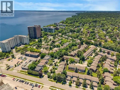 5275 Banting Court Burlington ON L7L 2Z4