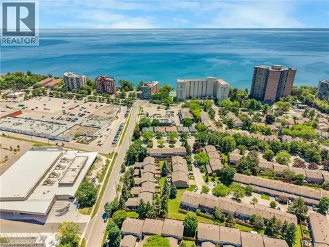 5275 Banting Court Burlington ON L7L 2Z4